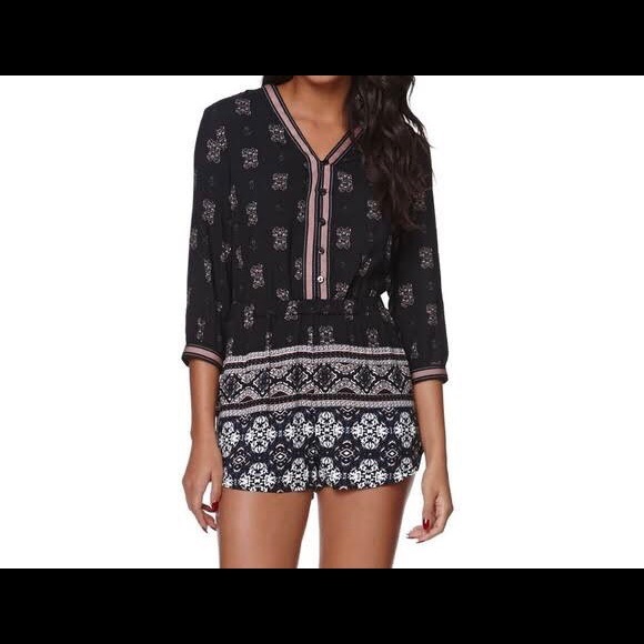 Kendall & Kylie Other - Kendall & Kylie boho black and pink long sleeve romper with side pockets